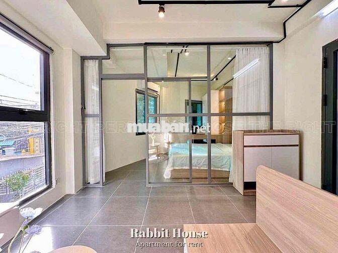 CHO THUÊ CĂN HỘ FULL NỘI THẤT CỬA SỔ BAN CÔNG NGUYỄN TRÃI QUẬN 1