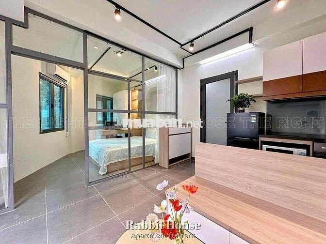 CHO THUÊ CĂN HỘ FULL NỘI THẤT CỬA SỔ BAN CÔNG NGUYỄN TRÃI QUẬN 1