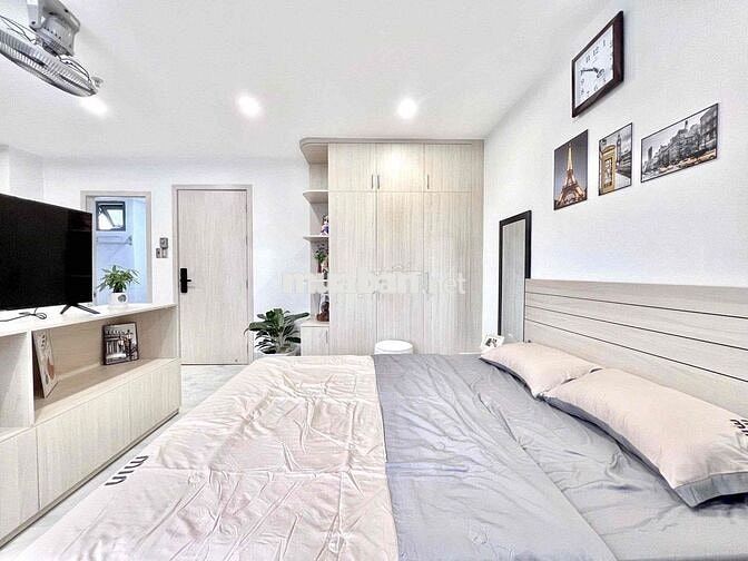 Căn hộ 1Pn vân tay, hầm xe, thang máy, an ninh, cửa sổ thoáng,gần Q1,3
