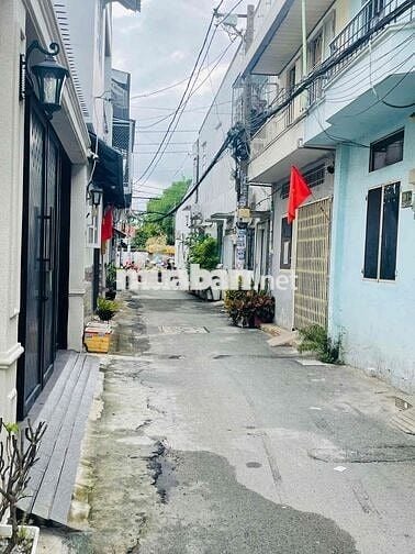 Bán Nhà dt 4.3 nở hậu 5.7 dài gần 8m. rất rộng. trệt lầu. chỉ 3.85tỷ
