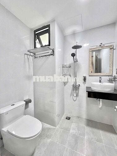 Căn hộ 1Pn vân tay, hầm xe, thang máy, an ninh, cửa sổ thoáng,gần Q1,3