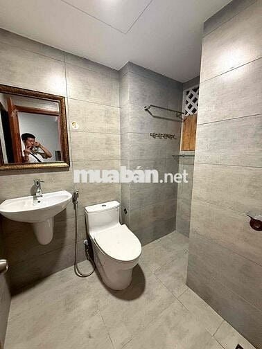 Ban Công Full Nội Thất, Hình Thực Giá Thực, Ưu Tiên Ở Liền