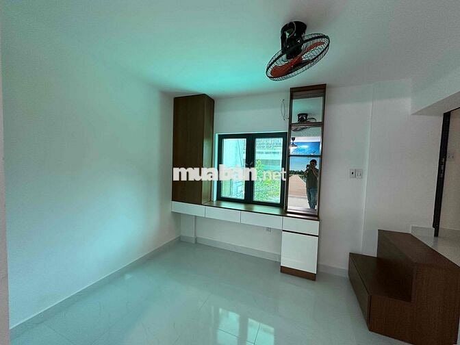 cho thuê mb góc 2mt tiện mở showrom văn phòng 8x9 trệt lầu.