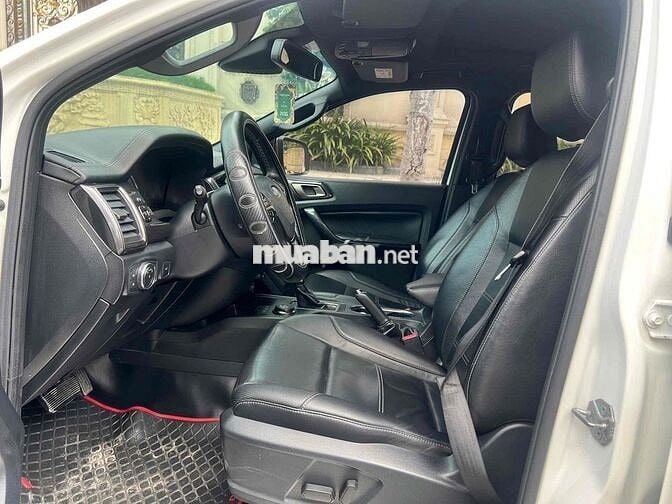 Ford Everest 2018 Titanium 2.2L AT 4x2 - 140000 km