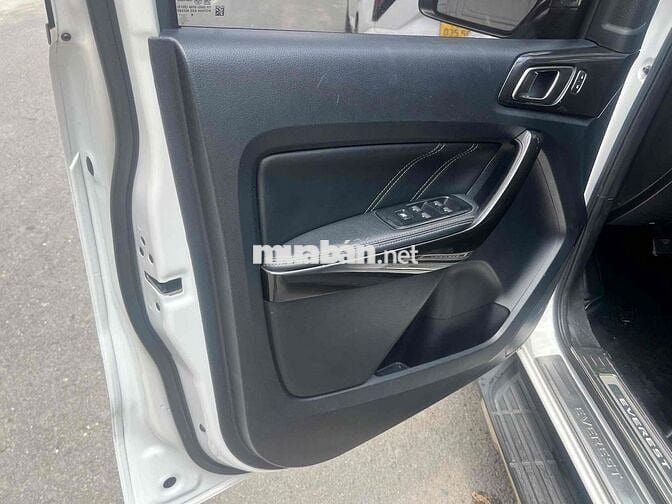 Ford Everest 2018 Titanium 2.2L AT 4x2 - 140000 km