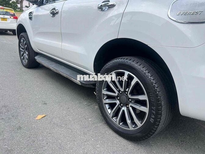 Ford Everest 2018 Titanium 2.2L AT 4x2 - 140000 km