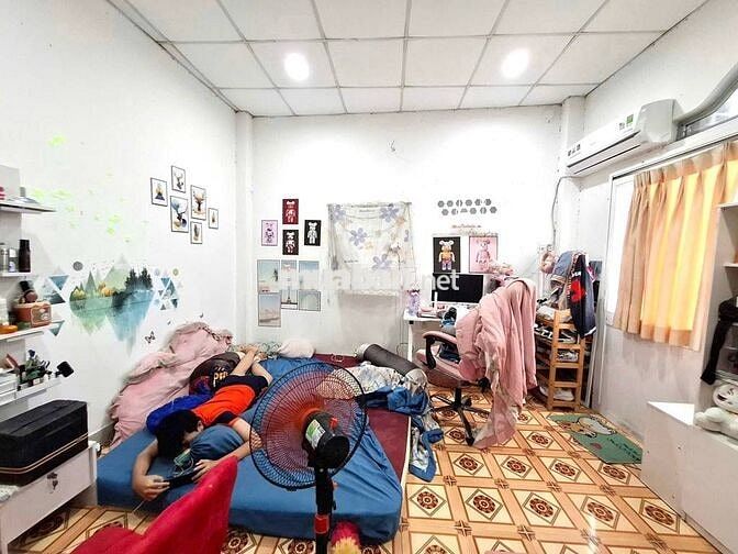 Nhà Đang Kinh Doanh Quán Ăn - Tọa Lạc Đường Tân Hòa Đông Quận 6