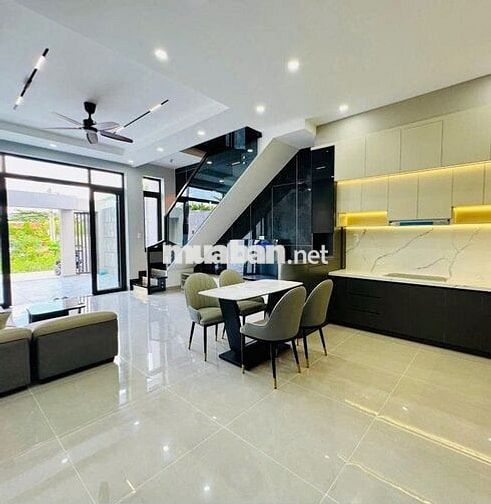 Chỉ 700tr – Sổ hồng trao tay – Nhà mặt tiền Bến Cát – Bình Dương