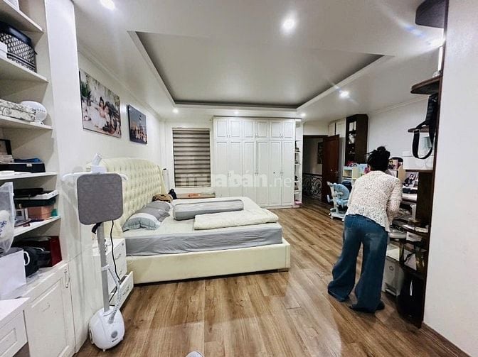 Bán nhà Chùa Bộc thoáng trước sau, Dt 50m2, 5t, mt 4m, vài bước ra phố