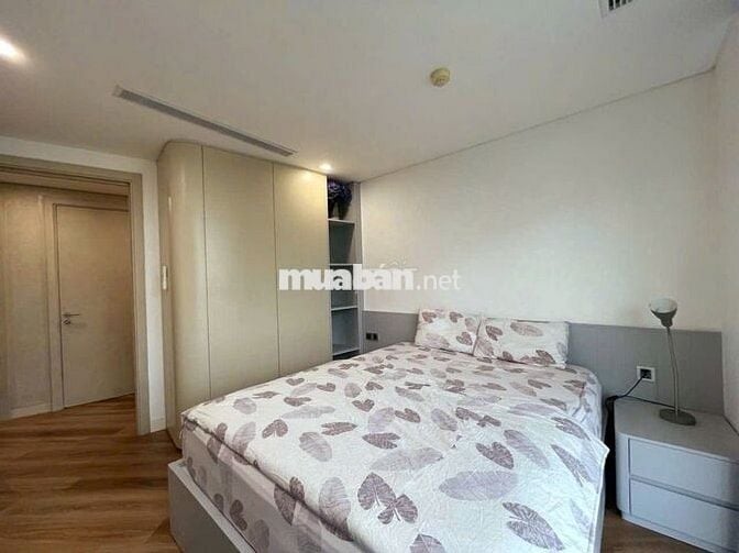 Em cần cho thuê căn hộ cao cấp tại wartermark tây hồ giá chỉ 2000$