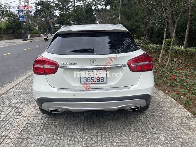 Mercedes Benz GLA200 2014