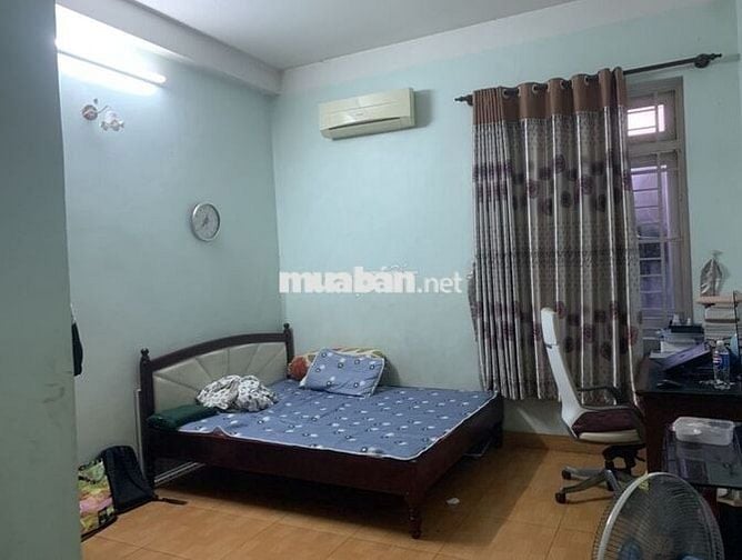 Cho Thuê Nhà Mặt Tiền DT 4 x 20m 3 Lầu Sân Thượng. Nhà đẹp
