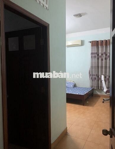 Cho Thuê Nhà Mặt Tiền DT 4 x 20m 3 Lầu Sân Thượng. Nhà đẹp