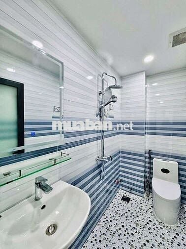 177/2 phan anh hẻm xe tải.dt.4x20m 3 lâu 4pn 5 nhà vệ sinh