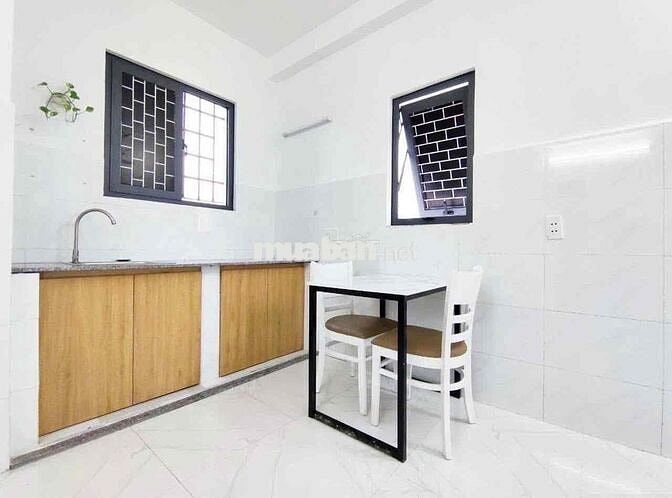 studio cửa sổ đầy đủ nội thất ngay Hoàng Hoa Thám - Cộng Hoà