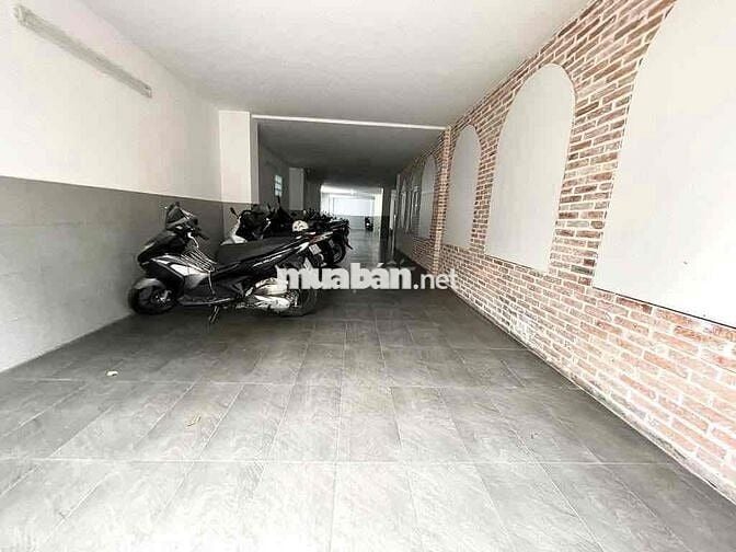 CĂN HỘ DV 31 PHÒNG. HIỆN TẠI ĐANG CHO THUÊ KHOÁN 160TR/TH. GIÁ 7TỶ990.