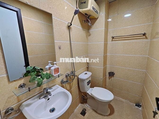 Căn 1N1K 35m2 full đồ, cửa sổ thoáng, tòa mới, chính chủ khu Ba Đình