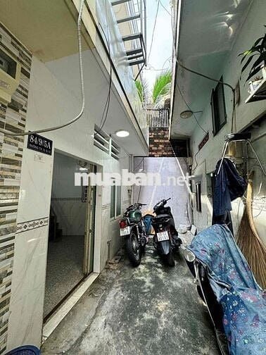 Bán nhà 1 trệt 1 lầu có ban công dọn vào ở ngay