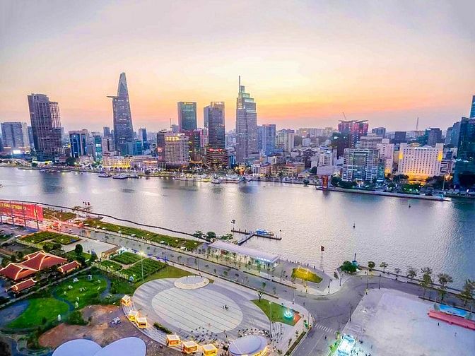 Căn hộ bán tại The Metropole - Opera Residence tầng cao gồm 2PN 76m2