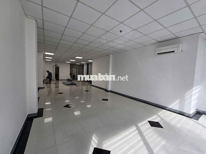 Cho thuê tòa nhà 6 Tầng - DTSD ~1.000m2 - Phù hợp đa nghành nghề