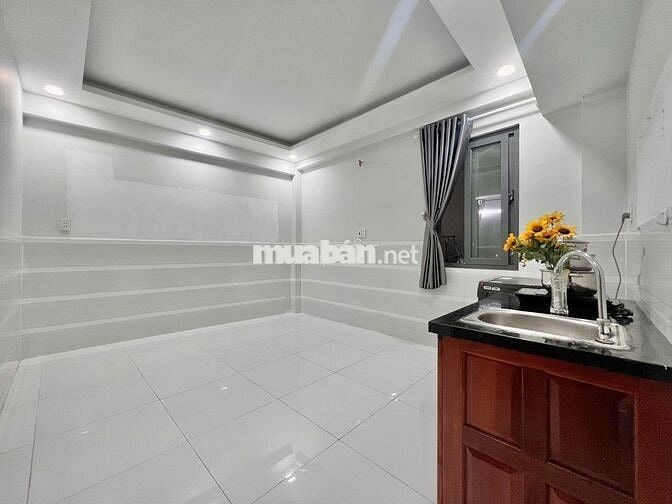 PHÒNG ĐẸP TÁCH BẾP WC RIÊNG SÁT BÊN ĐẠI HỌC VĂN LANG