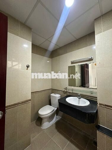 Mặt tiền Ung Văn Khiêm. P.26. Bình Thạnh 3.2x18.5m. 4 tầng. 19.5tr TL