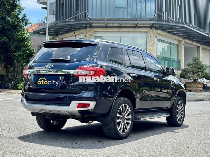 Ford Everest Titanium 2022 - Màu đen - 4vkm