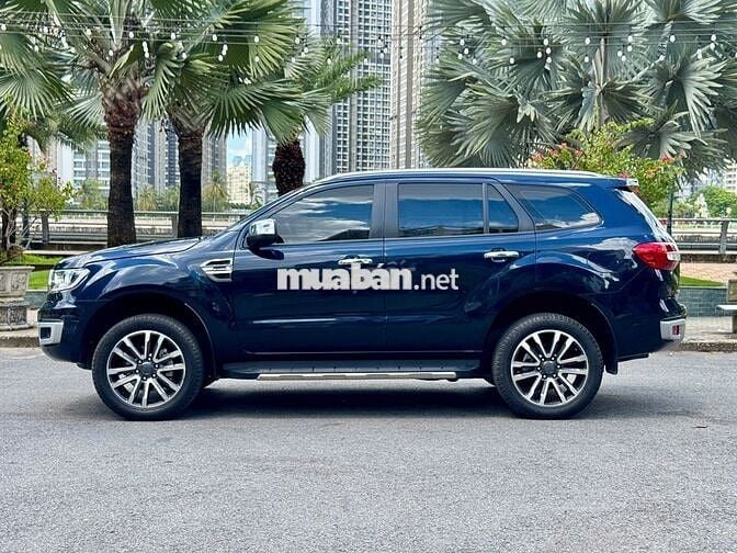Ford Everest Titanium 2022 - Màu đen - 4vkm