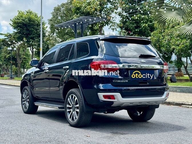 Ford Everest Titanium 2022 - Màu đen - 4vkm