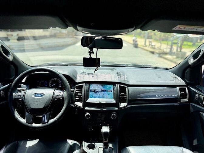 Ford Everest Titanium 2022 - Màu đen - 4vkm