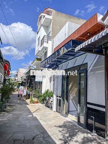 Nhà trệt lửng 2 phòng ngủ KDC Sơn Thuỷ đường Nguyễn Văn Linh