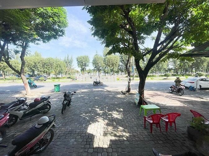 CHO THUÊ MẶT BẰNG 2 MẶT TIỀN ĐƯỜNG NGUYỄN TẤT THÀNH