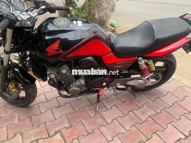 Mình có CB400 mốn chuyển nhượng cho ai cần