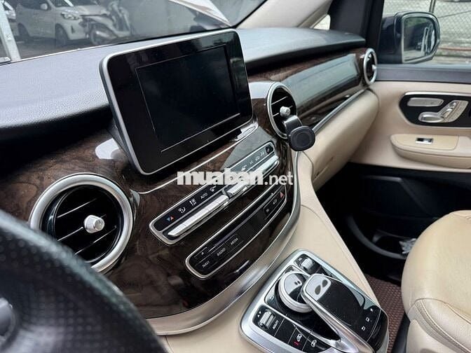 Mercedes Benz V Class V220d 2015