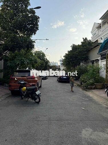 Cho thuê Nhà Khu Biệt Thự Thạnh Xuân GARA Ô TÔ ĐƯỜNG 12 m vỉa hè