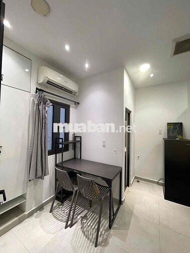 Cho thuê phòng có gác ngay Vòng Xoay Lăng Cha Cả quận Tân Bình