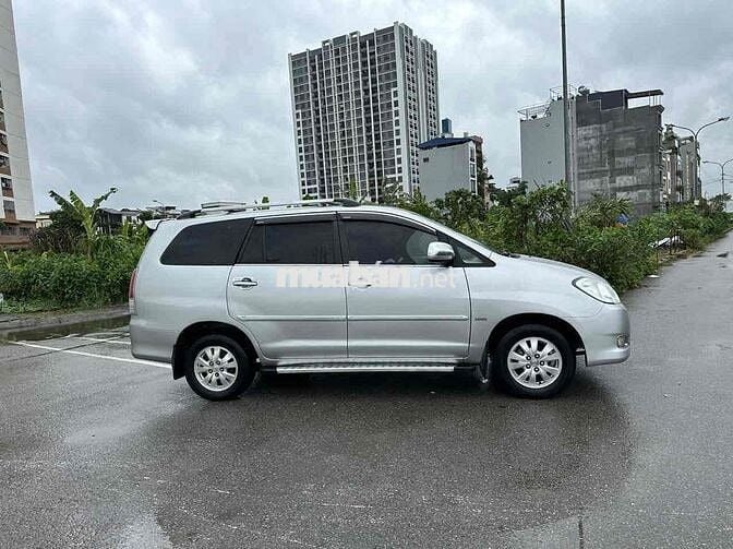 Toyota Innova 2009 G - 25000 km