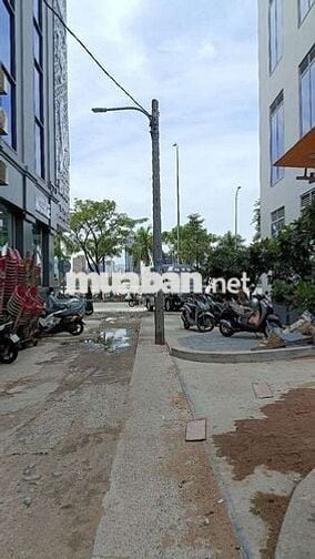 Lô góc kiệt Trần Hưng Đạo, Sông Hàn