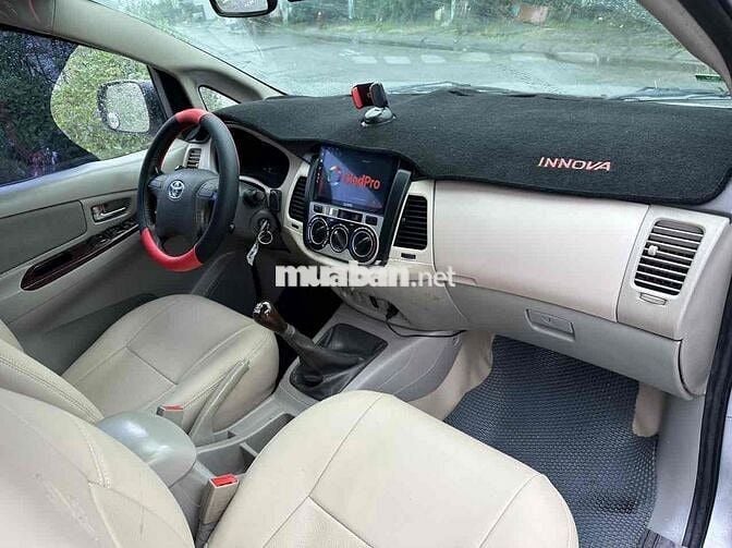 Toyota Innova 2009 G - 25000 km