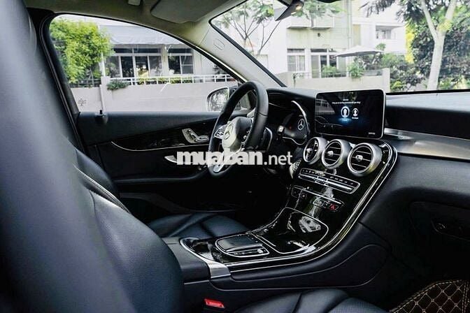 Bán xe GLC200 Facelift 2021 đi ít siêu mới