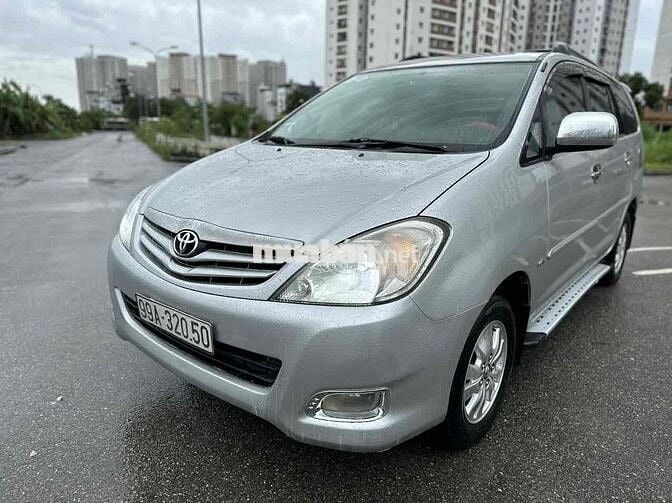 Toyota Innova 2009 G - 25000 km