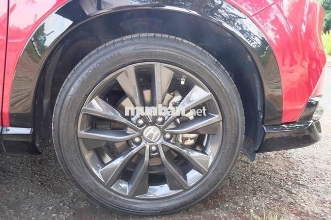 Honda HRV RS Đỏ 2022, Trang bị rất nhiều phụ kiện