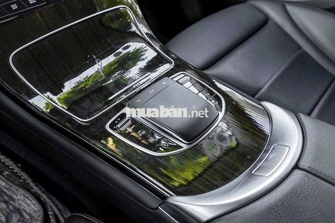 Bán xe GLC200 Facelift 2021 đi ít siêu mới
