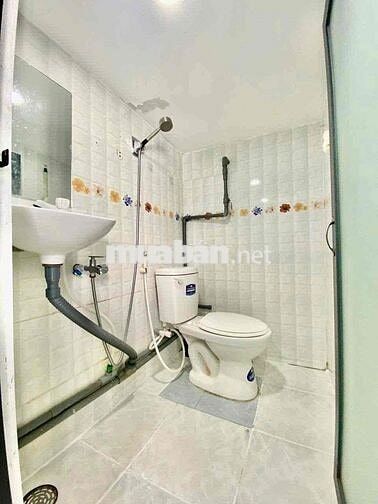 Phạm Ngũ Lão, Phòng Ban công cửa sổ trời