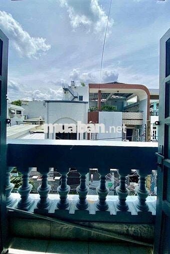 Phạm Ngũ Lão, Phòng Ban công cửa sổ trời