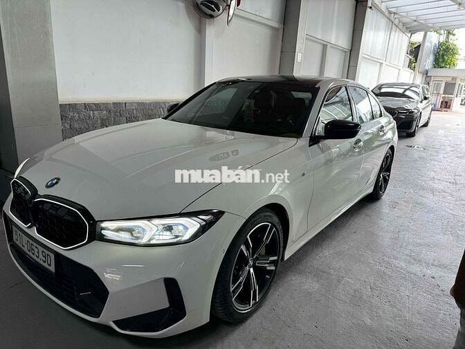 BMW 3 Series 2023 330i M Sport - 27000 km