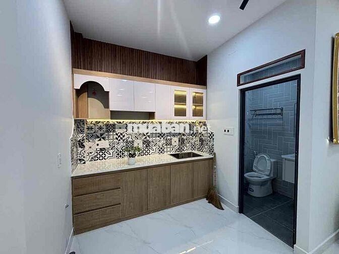 Nhà mới đẹp Trung tâm q11, DT ngang 4m, SHR HC đủ, KQH
