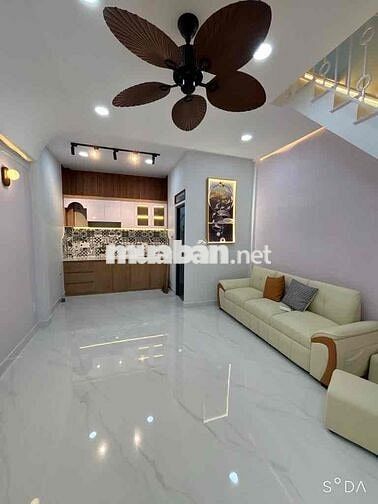 Nhà mới đẹp Trung tâm q11, DT ngang 4m, SHR HC đủ, KQH