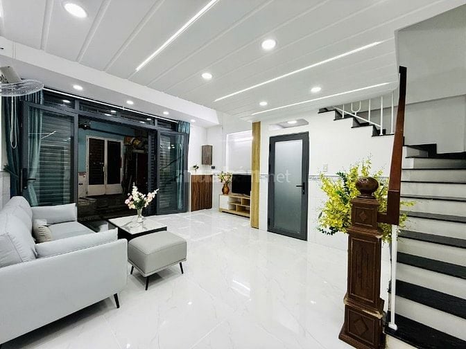 Cho thuê nhà mới, ngang 5m thoáng, ĐS 19, P.8 Gò Vấp