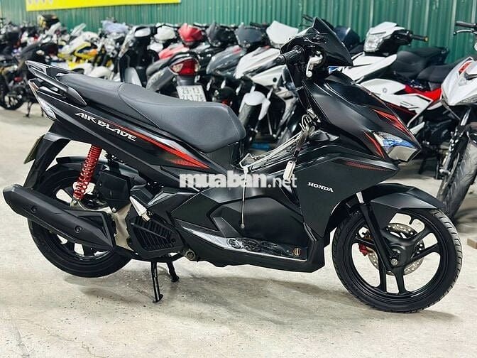 XE MÁYTHANHTÙNG_AIR BLADE 125 FI ĐEN NHÁM KHÓA SMK